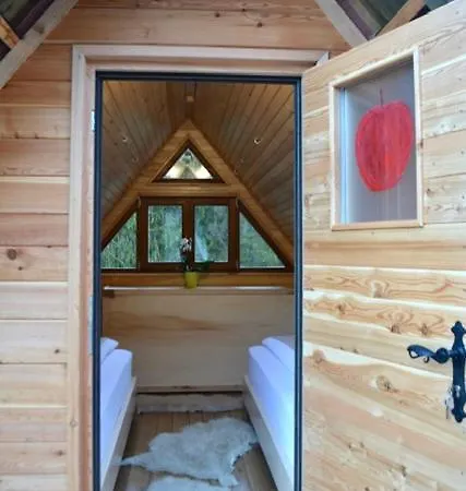 Glamping Glamping Naselje Zeleni Turizem *