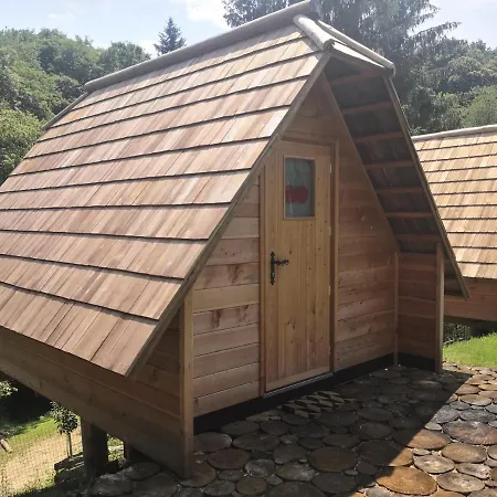 Glamping Glamping Naselje Zeleni Turizem Makole