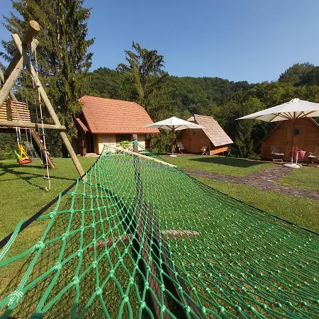 Glamping Glamping Naselje Zeleni Turizem Makole