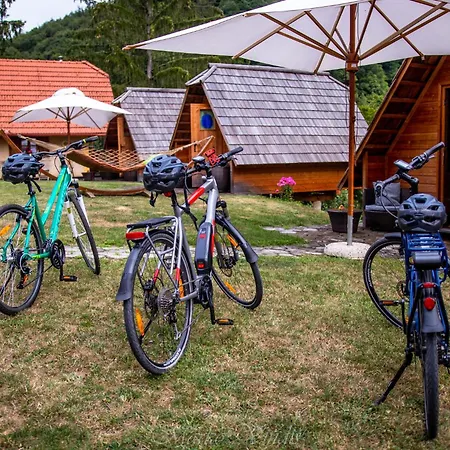 Campo de lujo Glamping Zeleni Turizem *